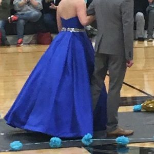 Prom Gown Size 10(fits more like a sz 8)